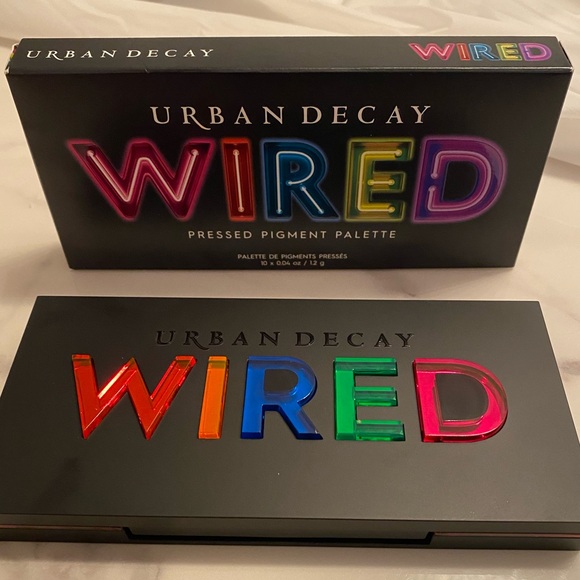 Wired Pressed Pigment Palette
URBAN DECAY - Picture 7 of 9